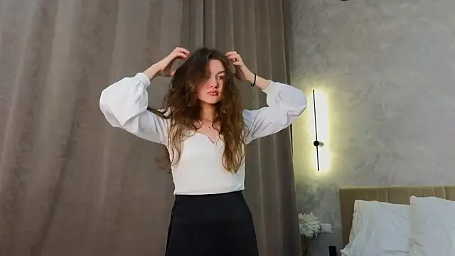 LewisThrone online show from 9, 10, 2025