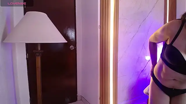 chloe  Jones  online show from 3, 2, 2026