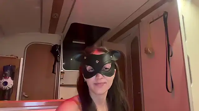 Monk and Mia online show from 6, 11, 2025