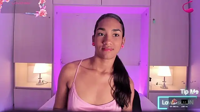 AnahiCollins online show from 5, 3, 2026