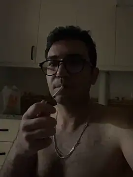 xochipilliii online show from 2, 10, 2025