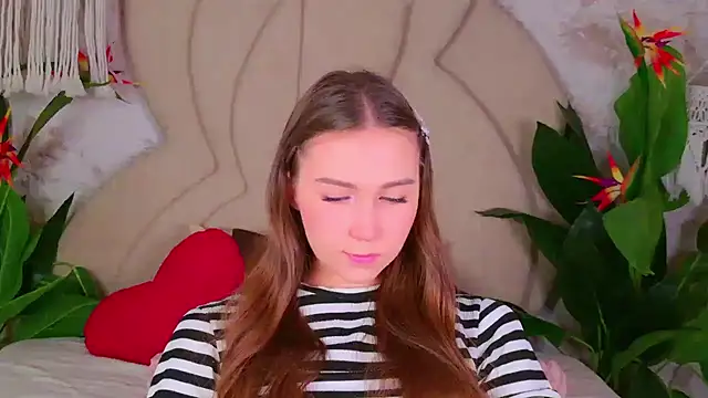 OliviaLay online show from 10, 11, 2025