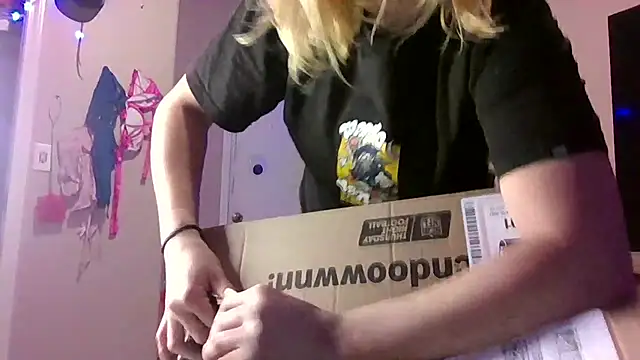 Queen2454 online show from 12, 10, 2025