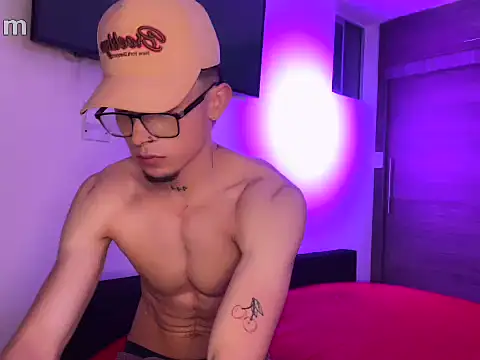 strongManLatino online show from 5, 2, 2026