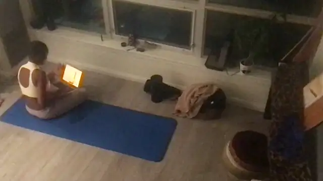 tia   fox online show from 29, 10, 2025