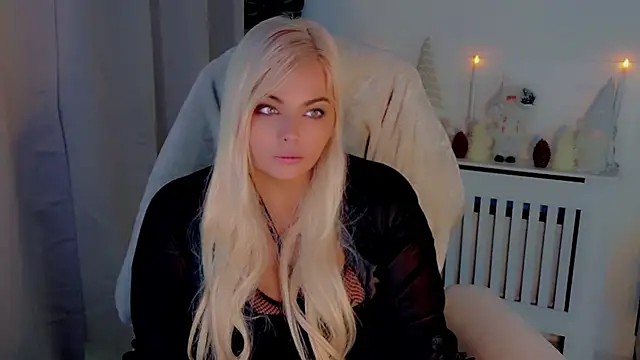 Snapshot of Siren-xiv chatting on 4, 12, 2025 Siren-xiv online show from 4, 12, 2025