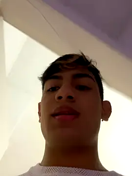 Snapshot of cherub_ chatting on 13, 10, 2025 cherub online show from 13, 10, 2025