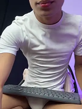 Snapshot of cherub_ chatting on 14, 11, 2025 cherub online show from 14, 11, 2025