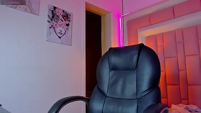 Snapshot of cherub_ chatting on 17, 12, 2025 cherub online show from 17, 12, 2025