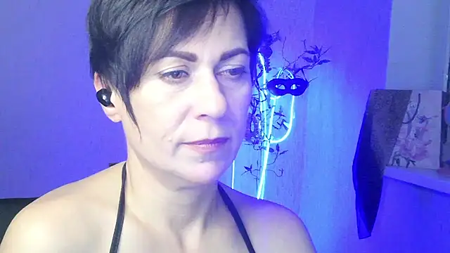 Ashley Brookss online show from 11, 11, 2025