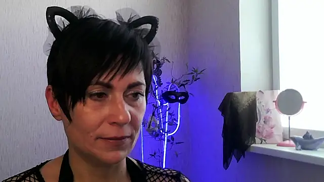 Ashley Brookss online show from 15, 11, 2025