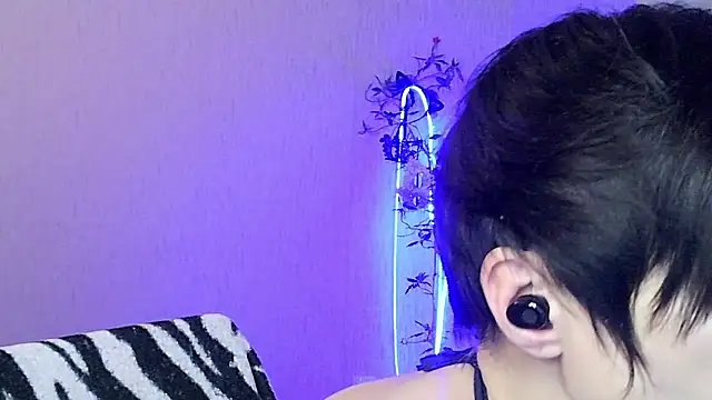 Ashley Brookss online show from 27, 11, 2025