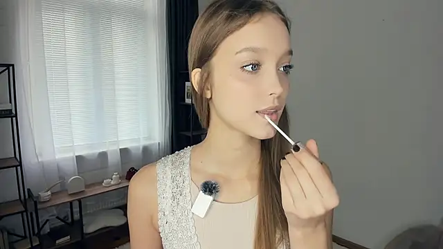 SerrenaAa online show from 18, 10, 2025