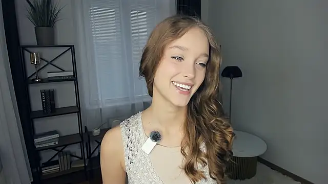 SerrenaAa online show from 14, 11, 2025