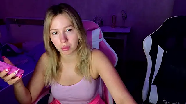 stefany and bettany online show from 13, 11, 2025