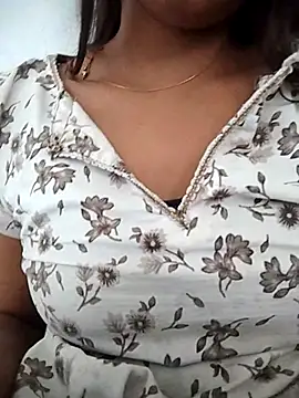 Snapshot of PEEHU-50 chatting on 24, 4, 2026 PEEHU-50 online show from 24, 4, 2026