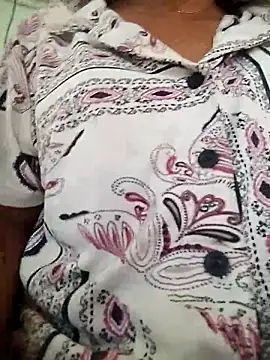 Snapshot of PEEHU-50 chatting on 28, 4, 2026 PEEHU-50 online show from 28, 4, 2026