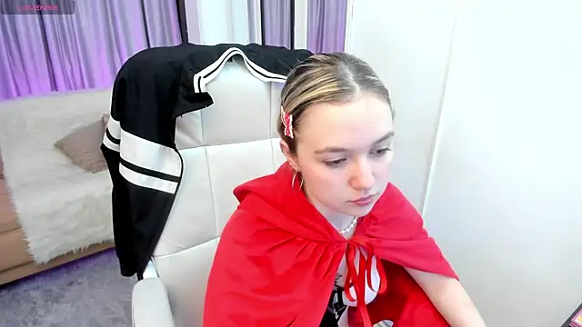 Lucia Copper online show from 31, 10, 2025