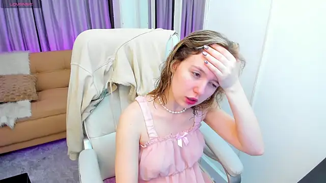 Lucia Copper online show from 28, 11, 2025