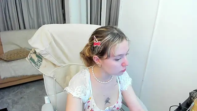 Lucia Copper online show from 1, 12, 2025