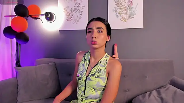 cloe taylor   online show from 29, 10, 2025