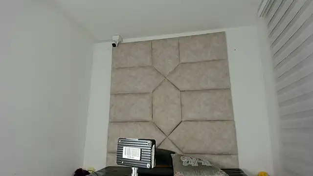 Scaarlett 22  online show from 3, 11, 2025