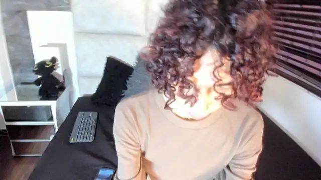 Scaarlett 22  online show from 14, 1, 2026