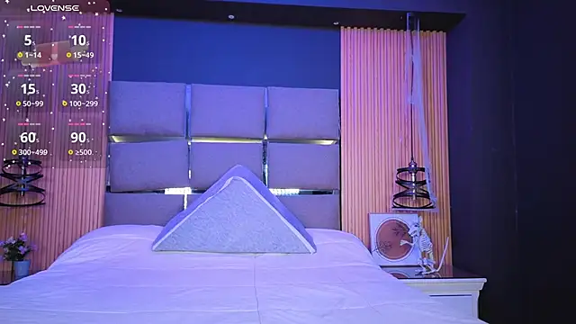 Emily Roberts9 online show from 14, 11, 2025