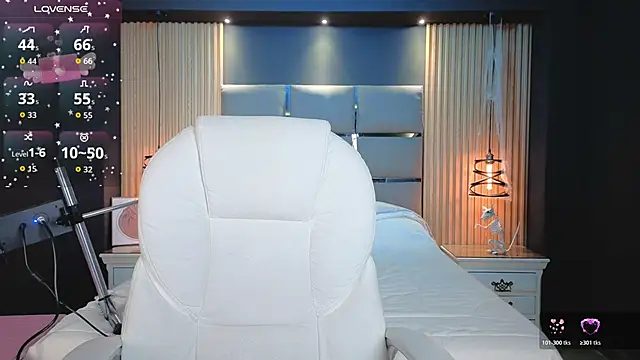 Emily Roberts9 online show from 19, 11, 2025