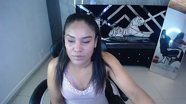 Snapshot of kamala_a chatting on 8, 10, 2025 kamala a online show from 8, 10, 2025