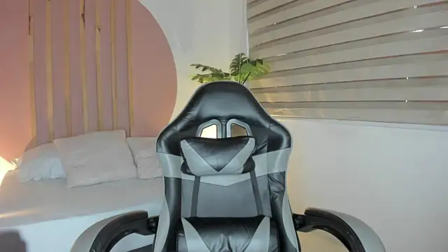 mia curry online show from 13, 10, 2025