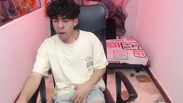 Liil boy online show from 17, 10, 2025