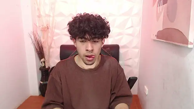 Liil boy online show from 25, 10, 2025