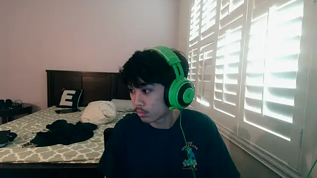 youngasianboy2007 online show from 21, 4, 2026