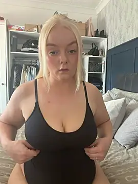 Snapshot of lusciouslylou chatting on 26, 6, 2026 lusciouslylou online show from 26, 6, 2026