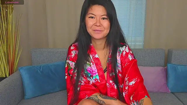 Snapshot of BeckySunday chatting on 5, 10, 2025 BeckySunday online show from 5, 10, 2025