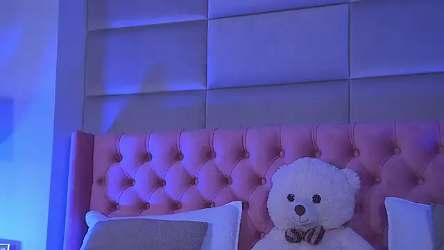 AmyraMoon online show from 11, 10, 2025