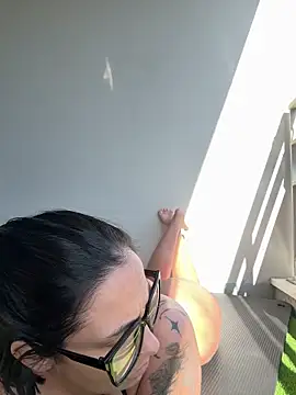 LaPetiteKim online show from 4, 3, 2026