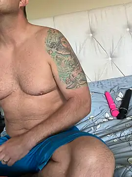 Snapshot of daddyshark83 chatting on 1, 6, 2026 daddyshark83 online show from 1, 6, 2026