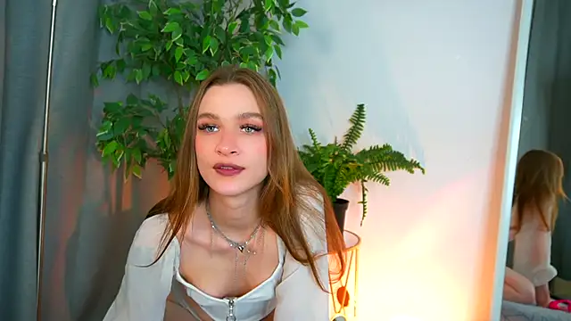 PollyMayer online show from 4, 12, 2025