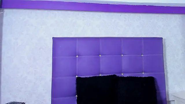 LeaMoreau22 online show from 10, 10, 2025