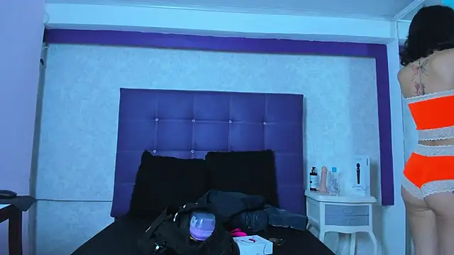 LeaMoreau22 online show from 16, 10, 2025