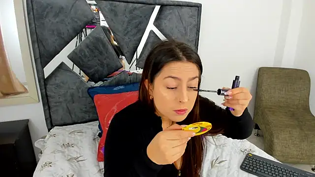 mia fox4 online show from 4, 12, 2025