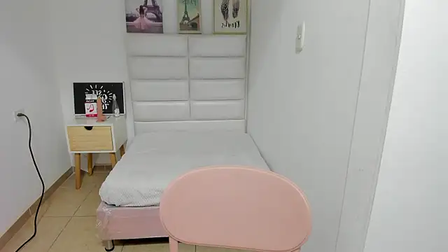 amyalvarez online show from 15, 2, 2026