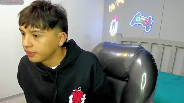 StiwenTwink online show from 7, 11, 2025