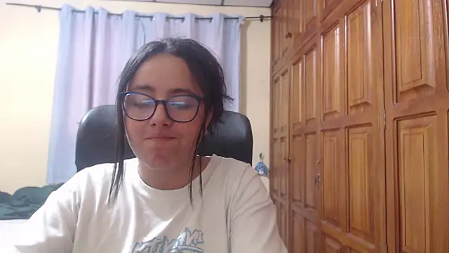 Venus cat  online show from 1, 2, 2026