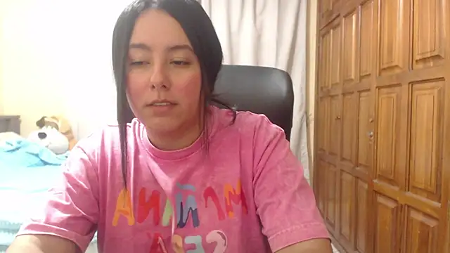 Snapshot of Venus_cat_ chatting on 9, 6, 2026 Venus cat online show from 9, 6, 2026