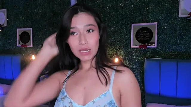 Rubyvixxen  online show from 9, 11, 2025