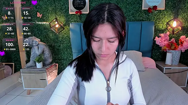 Rubyvixxen  online show from 2, 12, 2025