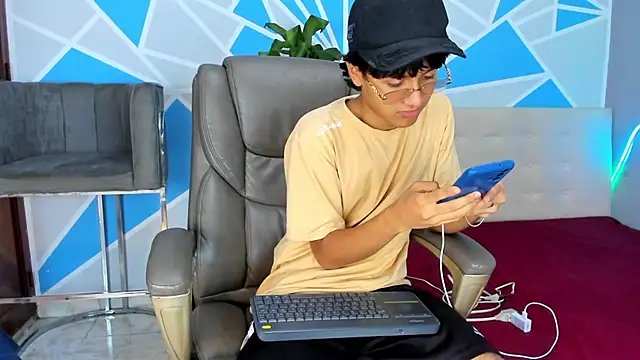 Snapshot of ELCHINO_69 chatting on 6, 10, 2025 ELCHINO 69 online show from 6, 10, 2025